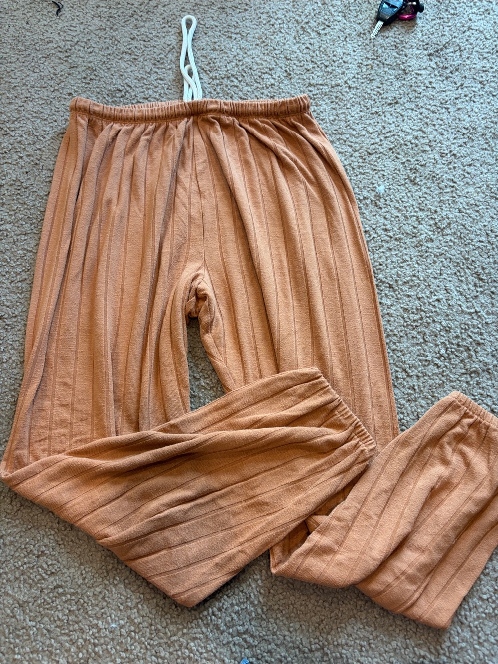 B69 Offline by Aerie Large Lightweight Joggers, Pumpkin color, ribbed, PILLING